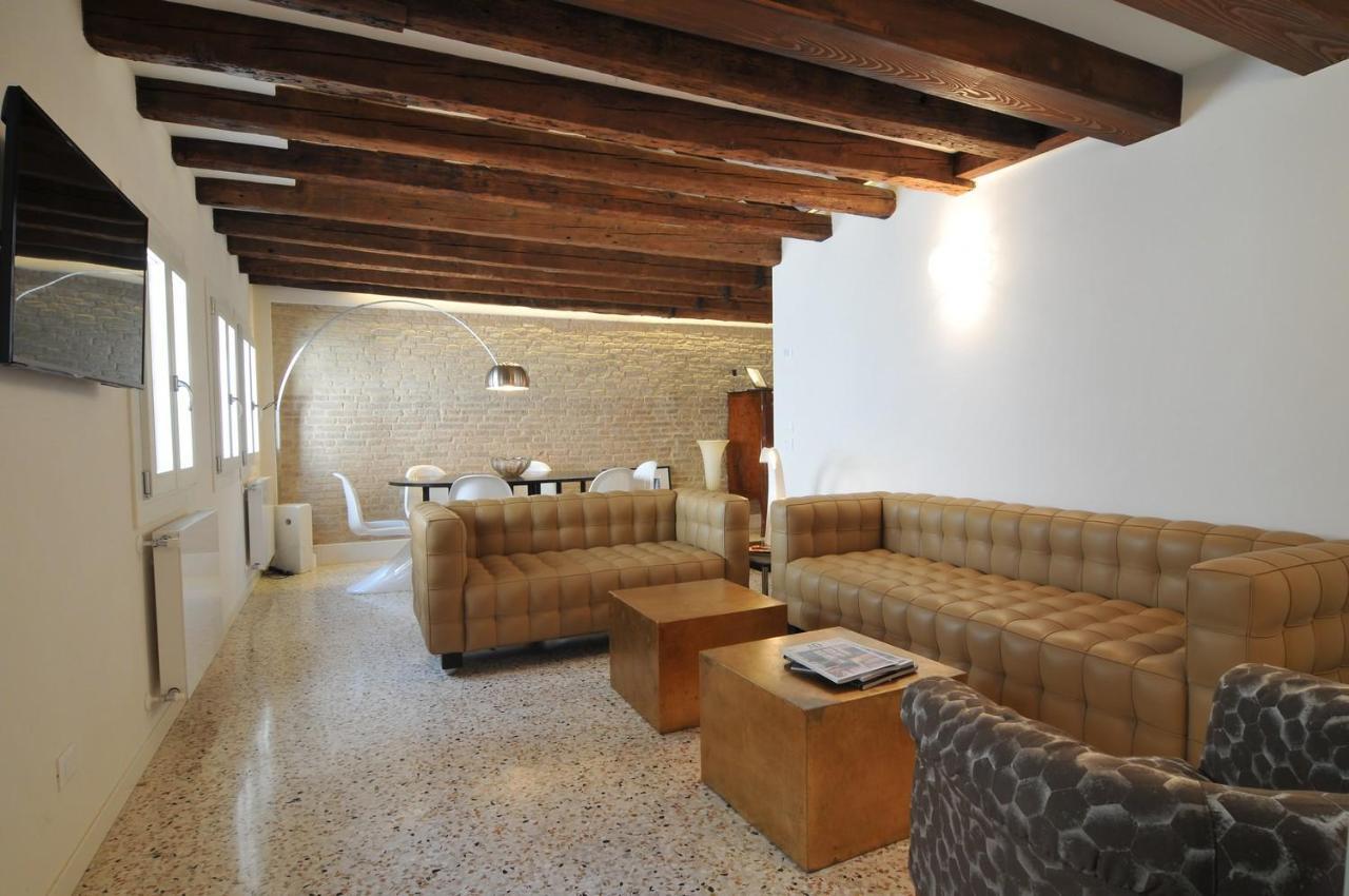 Apt Teatro Venesia Bagian luar foto