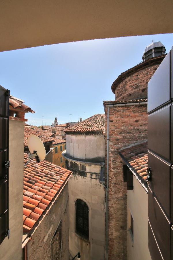 Apt Teatro Venesia Bagian luar foto