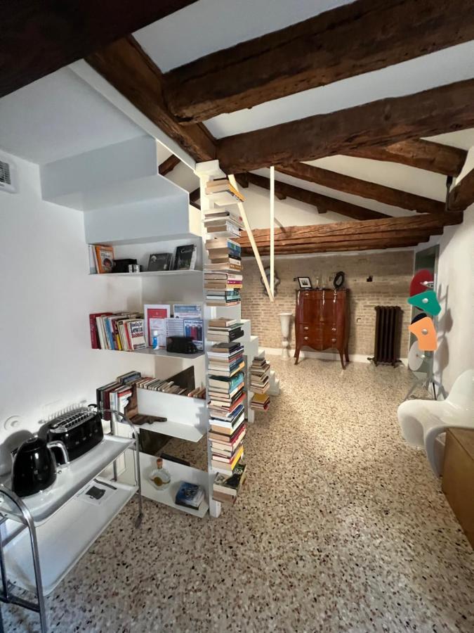 Apt Teatro Venesia Bagian luar foto