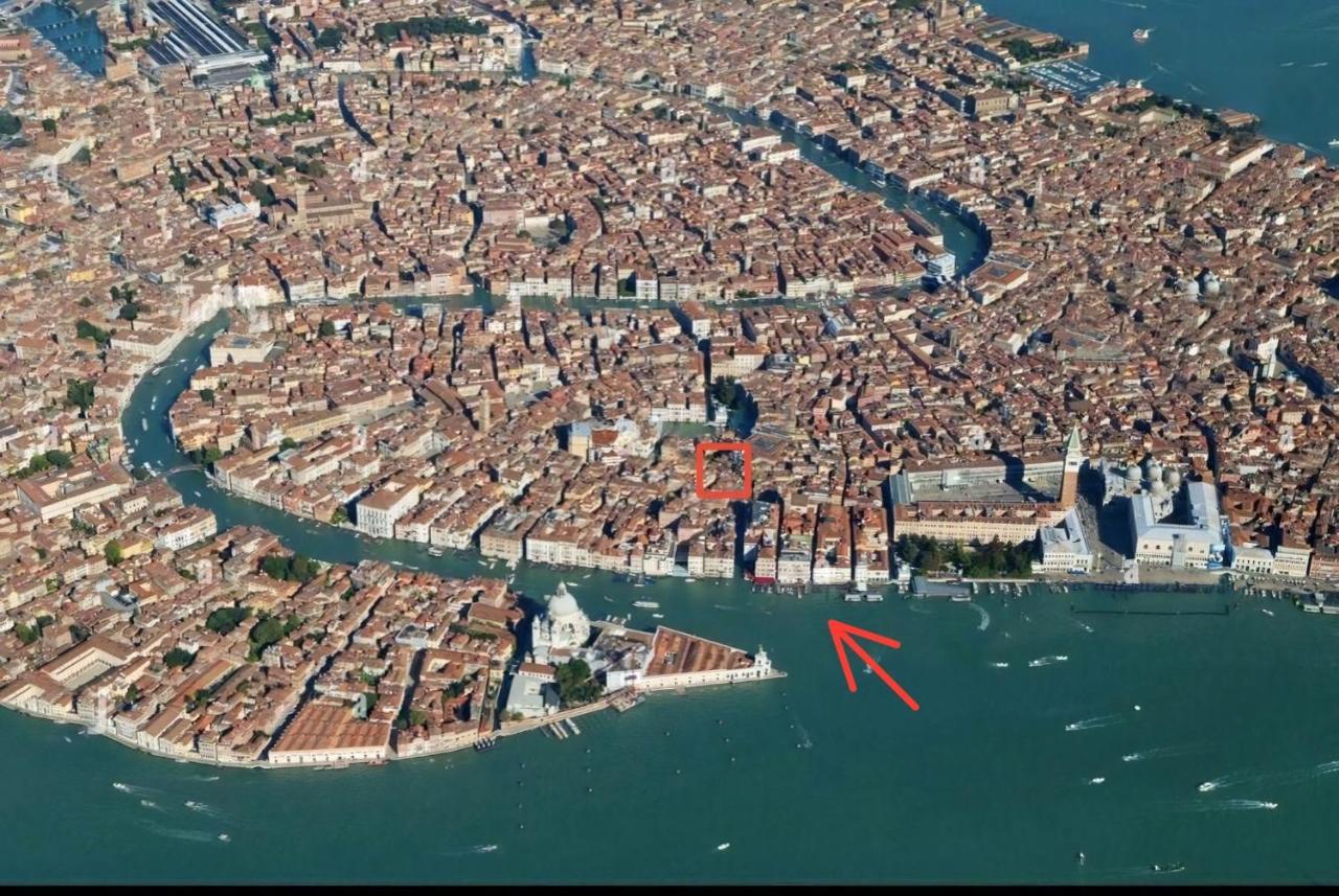 Apt Teatro Venesia Bagian luar foto